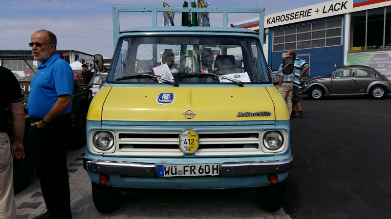 Illustration for article titled Another oldtimer meet photodumpÂ